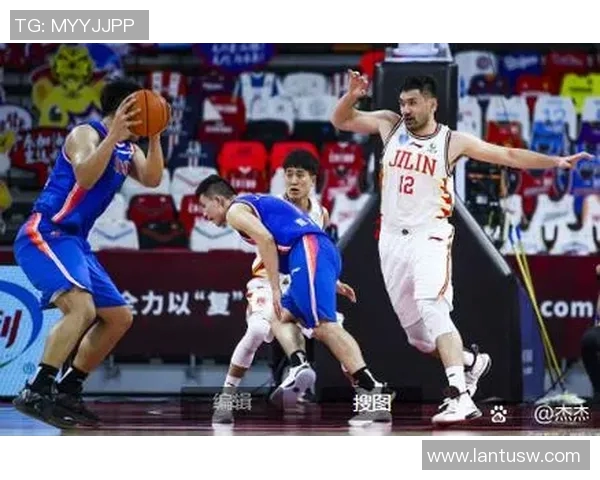 深圳篮球队在选拔赛中以52分稳居积分榜首位展现强劲实力 深圳篮球队在选拔赛中以52分稳居积分榜首位展现强劲实力