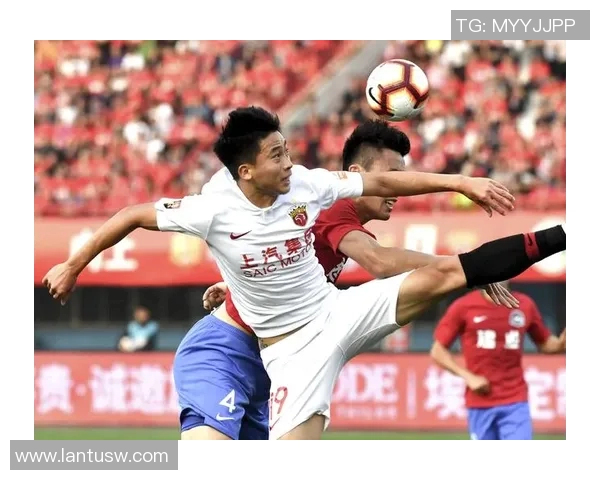 赛后分析:西安足球队与上海足球队实力对比及比赛亮点总结 赛后分析:西安足球队与上海足球队实力对比及比赛亮点总结