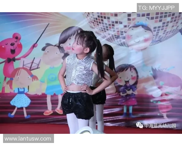 足球明星童趣画作展现梦想与激情的童年时光 足球明星童趣画作展现梦想与激情的童年时光