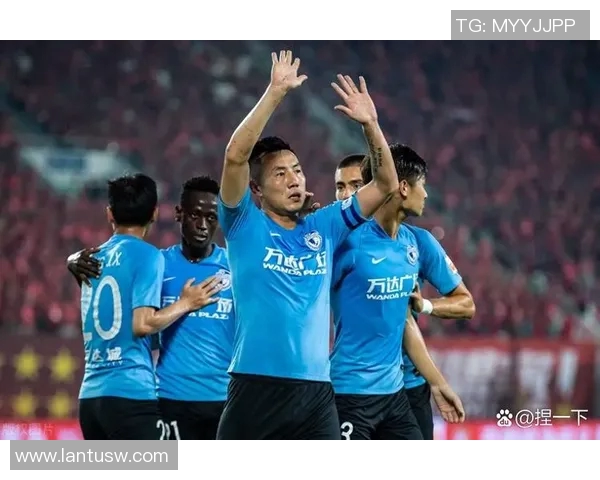 足球明星联手发声揭露秦升争议事件真相与背后故事 足球明星联手发声揭露秦升争议事件真相与背后故事