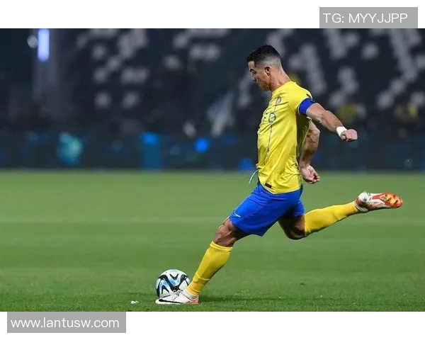 香港足球明星队精彩进球回顾谁是赛场上的最佳射手 香港足球明星队精彩进球回顾谁是赛场上的最佳射手